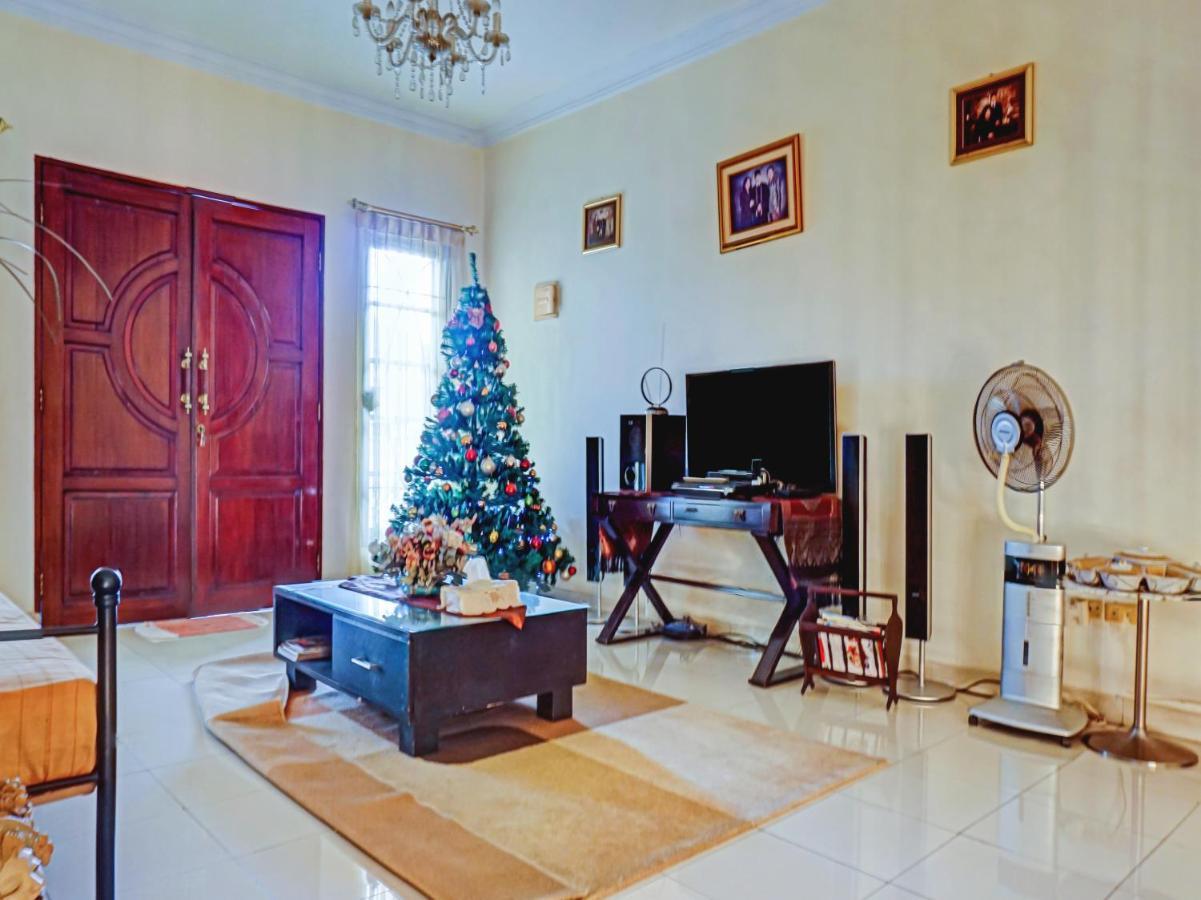 Spot On 90295 Simprug Residence Jakarta Bagian luar foto