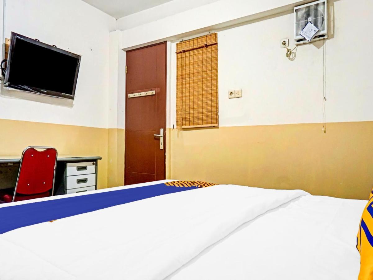 Spot On 90295 Simprug Residence Jakarta Bagian luar foto