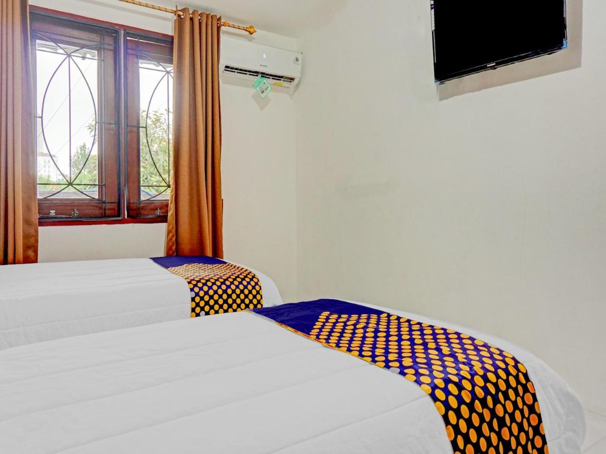 Spot On 90295 Simprug Residence Jakarta Bagian luar foto
