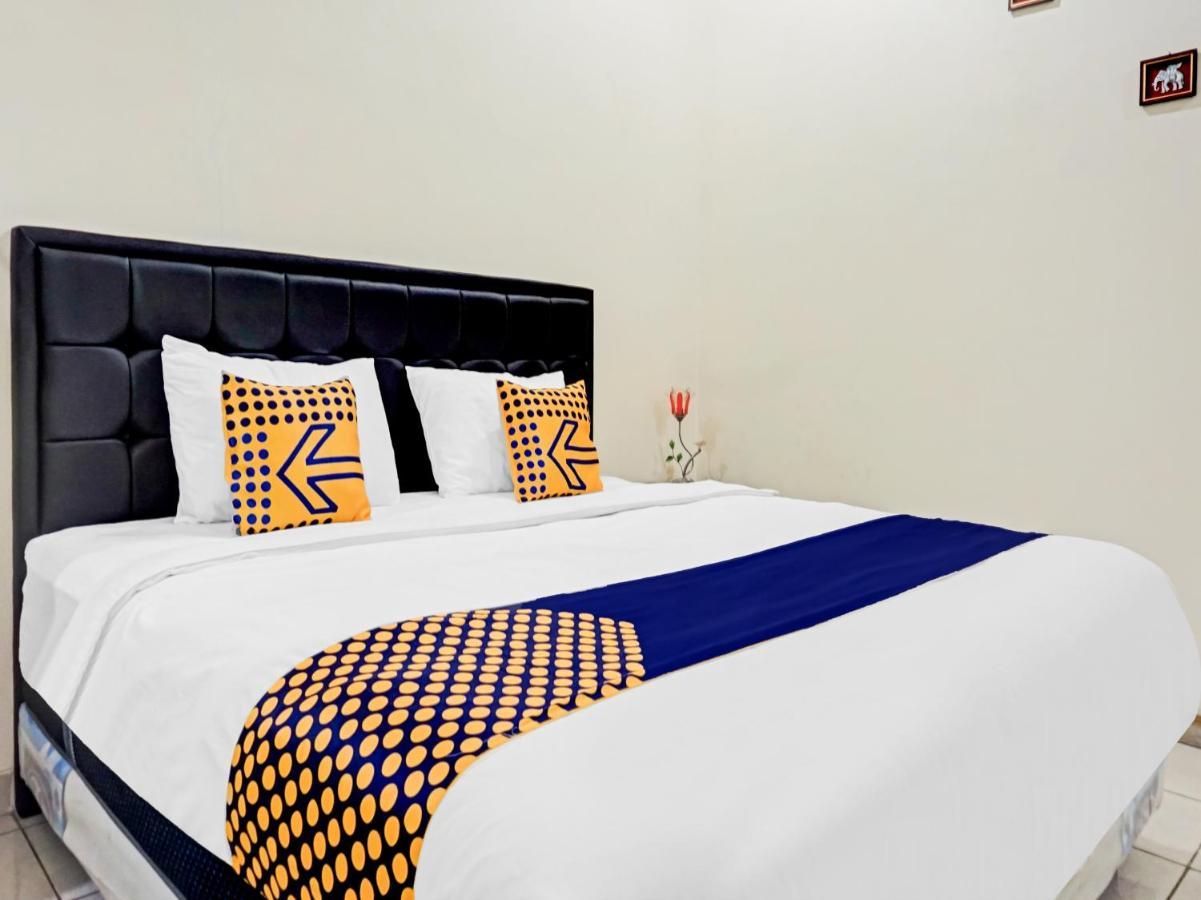 Spot On 90295 Simprug Residence Jakarta Bagian luar foto